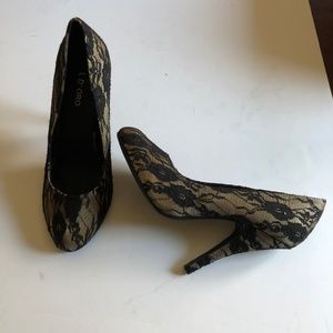 STYLE MIRANDA, GORGEOUS LACE PUMP